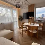 Family & Business Premium No 3 - 2 Bedroom With Private Jacuzzi, Balcony, Parking Varsavia
