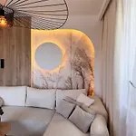 Family & Business Premium No 3 - 2 Bedroom With Private Jacuzzi, Balcony, Parking * Varsavia