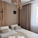 Family & Business Premium No 3 - 2 Bedroom With Private Jacuzzi, Balcony, Parking Appartamento Varsavia