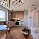 Family & Business Premium No 3 - 2 Bedroom With Private Jacuzzi, Balcony, Parking Appartamento Varsavia