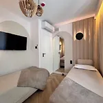 Family & Business Premium No 3 - 2 Bedroom With Private Jacuzzi, Balcony, Parking Appartamento *