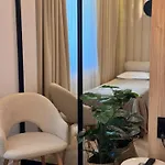 Appartamento Family & Business Premium No 3 - 2 Bedroom With Private Jacuzzi, Balcony, Parking Varsavia