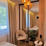 Family & Business Premium No 3 - 2 Bedroom With Private Jacuzzi, Balcony, Parking Appartamento *