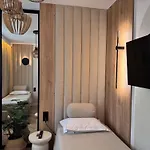 Family & Business Premium No 3 - 2 Bedroom With Private Jacuzzi, Balcony, Parking