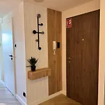 Family & Business Premium No 3 - 2 Bedroom With Private Jacuzzi, Balcony, Parking *