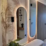 Appartamento Family & Business Premium No 3 - 2 Bedroom With Private Jacuzzi, Balcony, Parking Varsavia