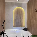 Appartamento Family & Business Premium No 3 - 2 Bedroom With Private Jacuzzi, Balcony, Parking