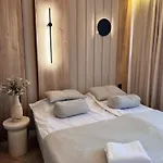 Appartamento Family & Business Premium No 3 - 2 Bedroom With Private Jacuzzi, Balcony, Parking