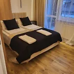 Family & Business Premium No 3 - 2 Bedroom With Private Jacuzzi, Balcony, Parking * Varsavia