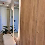 Family & Business Premium No 3 - 2 Bedroom With Private Jacuzzi, Balcony, Parking Apartament Warszawa