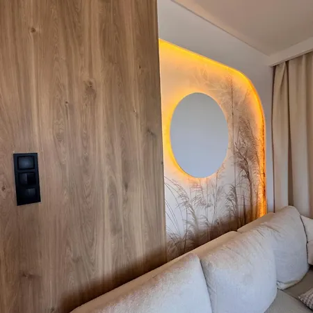 Family & Business Premium - 2 Bedroom With Private Jacuzzi, Balcony, Parking Appartement *