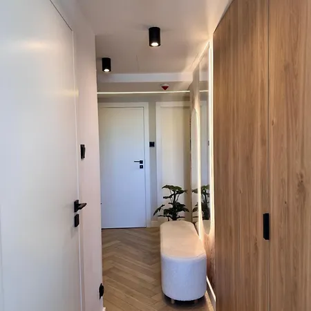 Family & Business Premium - 2 Bedroom With Private Jacuzzi, Balcony, Parking * Varsovie