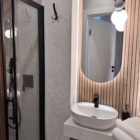 Appartement Family & Business Premium - 2 Bedroom With Private Jacuzzi, Balcony, Parking *