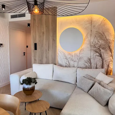Family & Business Premium - 2 Bedroom With Private Jacuzzi, Balcony, Parking Appartement