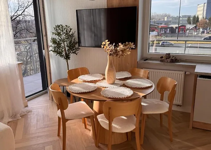 Family & Business Premium No 3 - 2 Bedroom With Private Jacuzzi, Balcony, Parking Apartment Warsaw