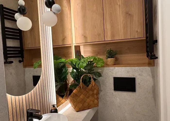 Family & Business Premium No 3 - 2 Bedroom With Private Jacuzzi, Balcony, Parking Apartment *