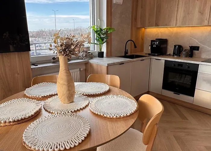 Family & Business Premium No 3 - 2 Bedroom With Private Jacuzzi, Balcony, Parking * Warsaw