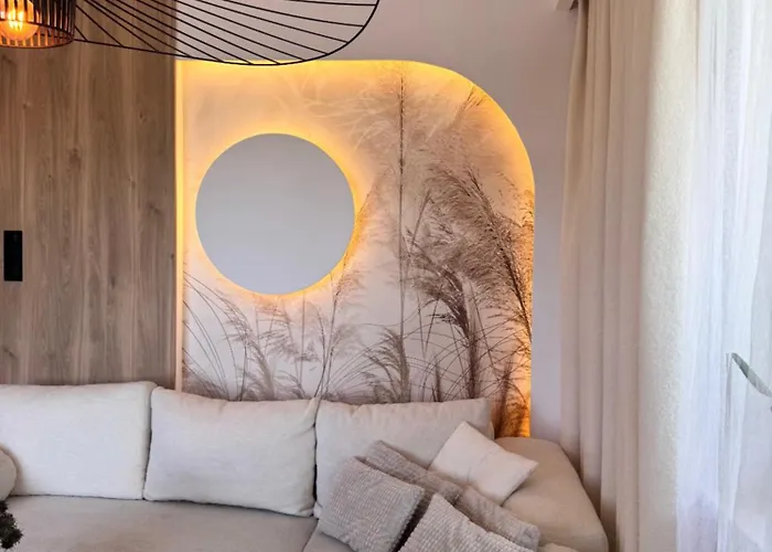 Family & Business Premium No 3 - 2 Bedroom With Private Jacuzzi, Balcony, Parking * Warsaw