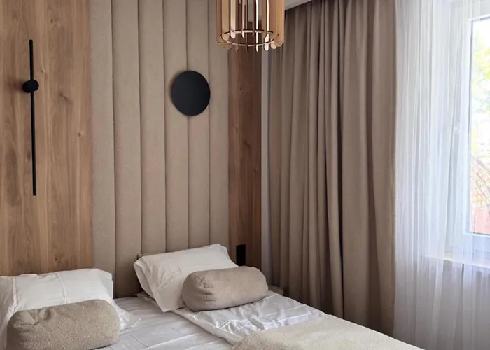 Family & Business Premium No 3 - 2 Bedroom With Private Jacuzzi, Balcony, Parking Apartment Warsaw