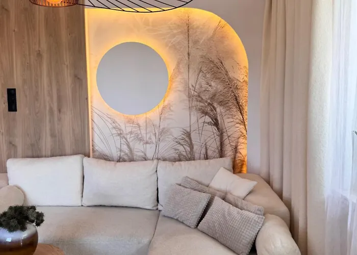 Family & Business Premium No 3 - 2 Bedroom With Private Jacuzzi, Balcony, Parking *