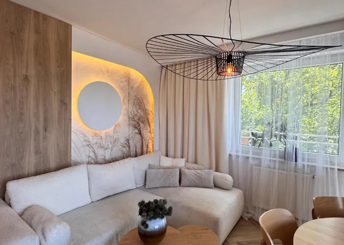 Family & Business Premium No 3 - 2 Bedroom With Private Jacuzzi, Balcony, Parking Warsaw