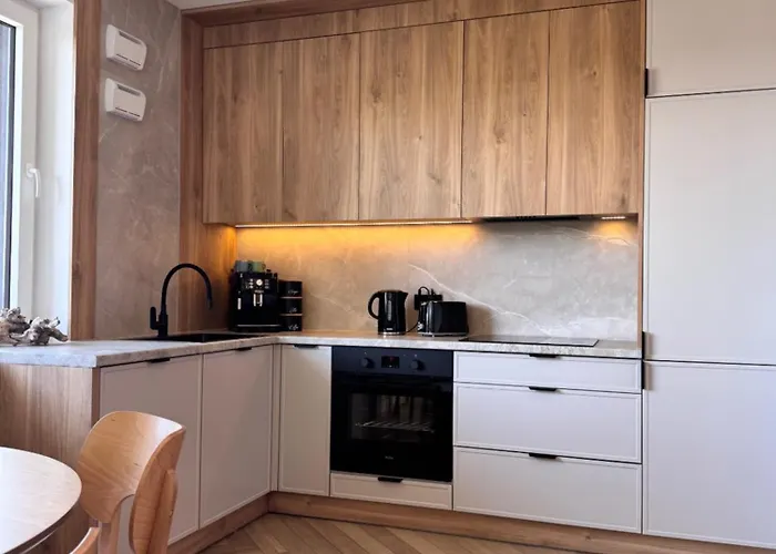 Apartment Family & Business Premium No 3 - 2 Bedroom With Private Jacuzzi, Balcony, Parking *