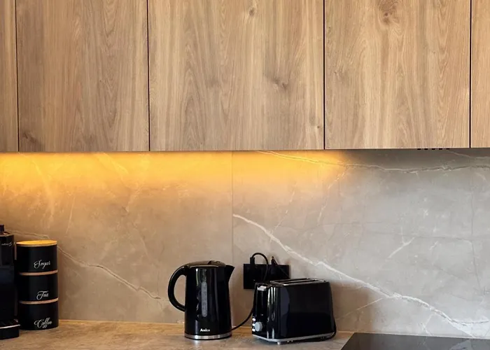 Family & Business Premium No 3 - 2 Bedroom With Private Jacuzzi, Balcony, Parking * Warsaw