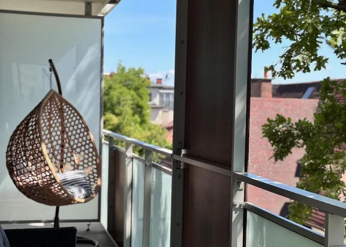 Family & Business Premium No 3 - 2 Bedroom With Private Jacuzzi, Balcony, Parking Apartment *