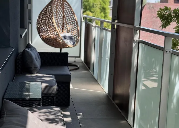 Family & Business Premium No 3 - 2 Bedroom With Private Jacuzzi, Balcony, Parking * Warsaw