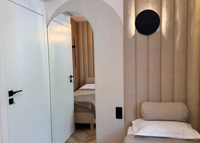 Apartment Family & Business Premium No 3 - 2 Bedroom With Private Jacuzzi, Balcony, Parking