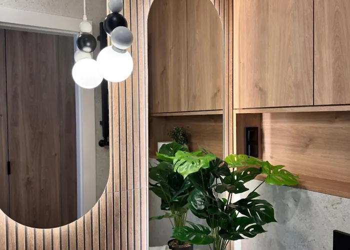 Family & Business Premium No 3 - 2 Bedroom With Private Jacuzzi, Balcony, Parking * Warsaw