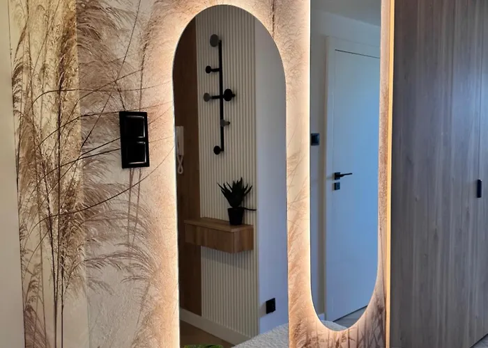 Apartment Family & Business Premium No 3 - 2 Bedroom With Private Jacuzzi, Balcony, Parking Warsaw