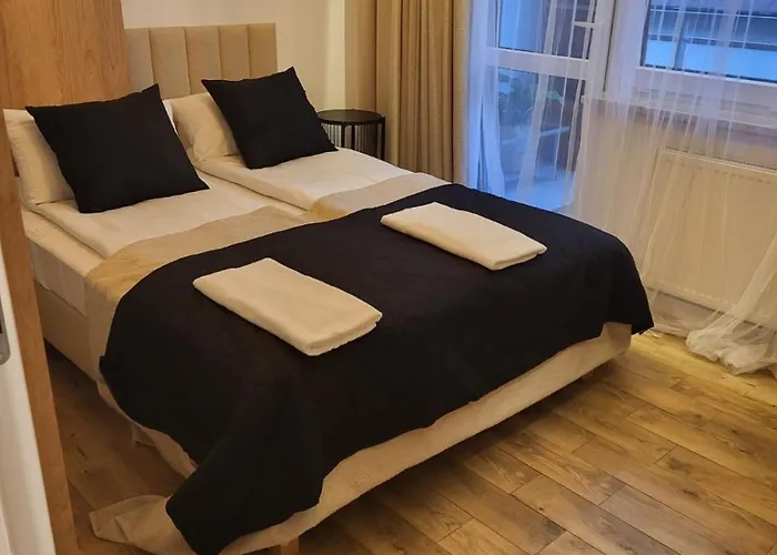 Family & Business Premium No 3 - 2 Bedroom With Private Jacuzzi, Balcony, Parking * Warsaw