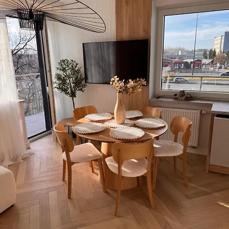 Family & Business Premium No 3 - 2 Bedroom With Private Jacuzzi, Balcony, Parking Appartamento Varsavia