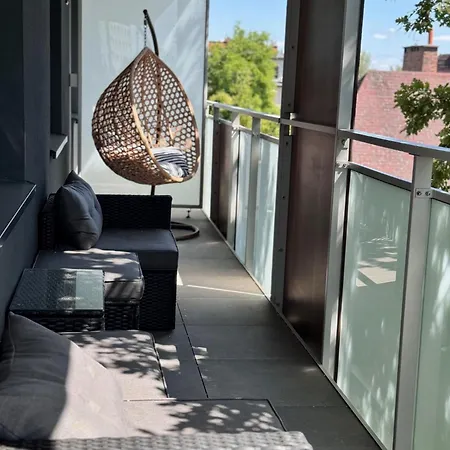Family & Business Premium - 2 Bedroom With Private Jacuzzi, Balcony, Parking * Warschau