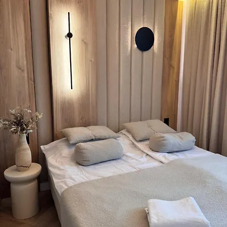 Апартаменты Family & Business Premium No 3 - 2 Bedroom With Private Jacuzzi, Balcony, Parking