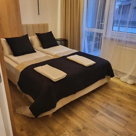 Family & Business Premium No 3 - 2 Bedroom With Private Jacuzzi, Balcony, Parking * Varsavia