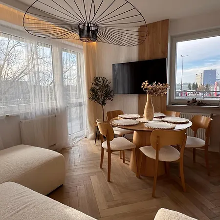Family & Business Premium - 2 Bedroom With Private Jacuzzi, Balcony, Parking ワルシャワ