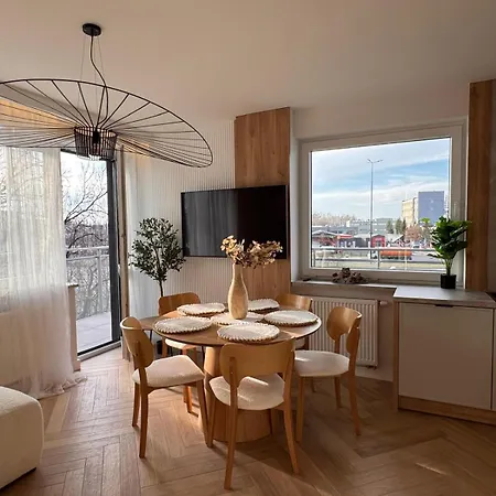 Family & Business Premium - 2 Bedroom With Private Jacuzzi, Balcony, Parking