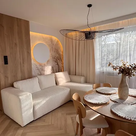 Family & Business Premium No 3 - 2 Bedroom With Private Jacuzzi, Balcony, Parking * Varšava