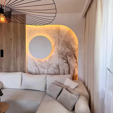 Family & Business Premium - 2 Bedroom With Private Jacuzzi, Balcony, Parking * ワルシャワ
