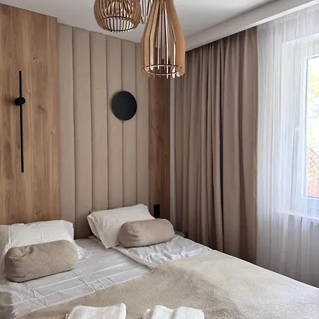 Family & Business Premium - 2 Bedroom With Private Jacuzzi, Balcony, Parking アパート ワルシャワ