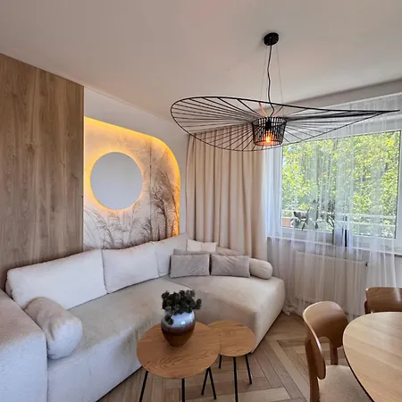 Family & Business Premium - 2 Bedroom With Private Jacuzzi, Balcony, Parking ワルシャワ