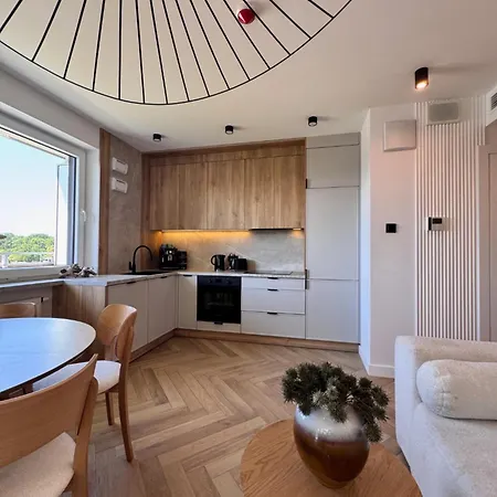 Family & Business Premium - 2 Bedroom With Private Jacuzzi, Balcony, Parking アパート ワルシャワ