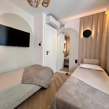 Family & Business Premium - 2 Bedroom With Private Jacuzzi, Balcony, Parking アパート *