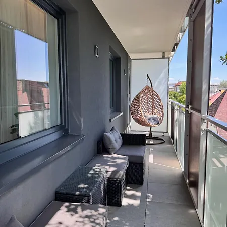 Family & Business Premium No 3 - 2 Bedroom With Private Jacuzzi, Balcony, Parking * Varšava