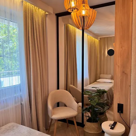 Family & Business Premium - 2 Bedroom With Private Jacuzzi, Balcony, Parking アパート *