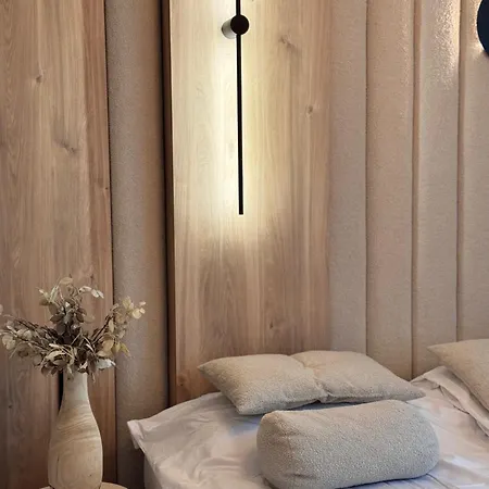 Family & Business Premium - 2 Bedroom With Private Jacuzzi, Balcony, Parking