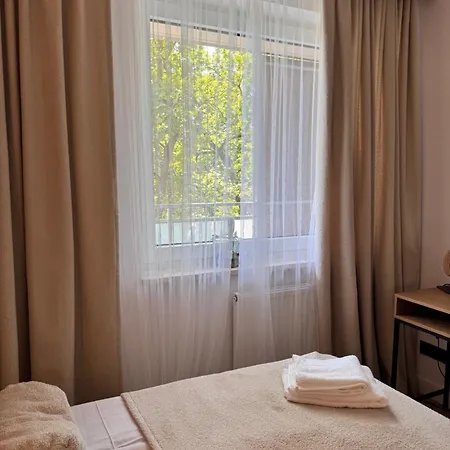 Apartmán Family & Business Premium No 3 - 2 Bedroom With Private Jacuzzi, Balcony, Parking